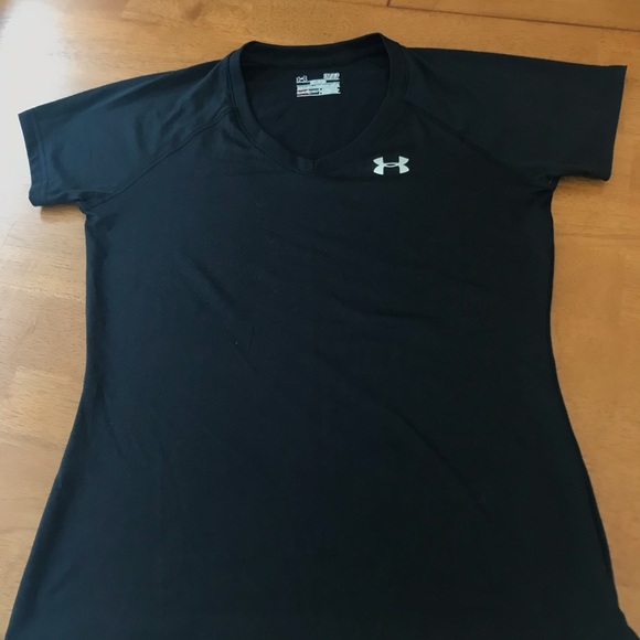 under armor black t shirt